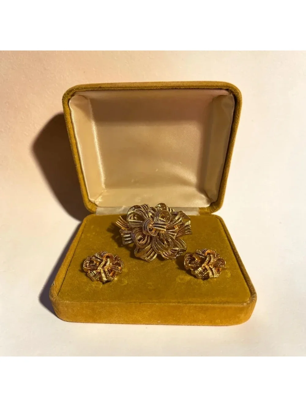 Vintage Gold-Tone Metal Brooch & Clip On Earrings Set
